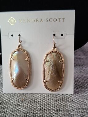 Kendra Scott Iridescent Mother-of-Pearl Drop Earrings in Rose Gold